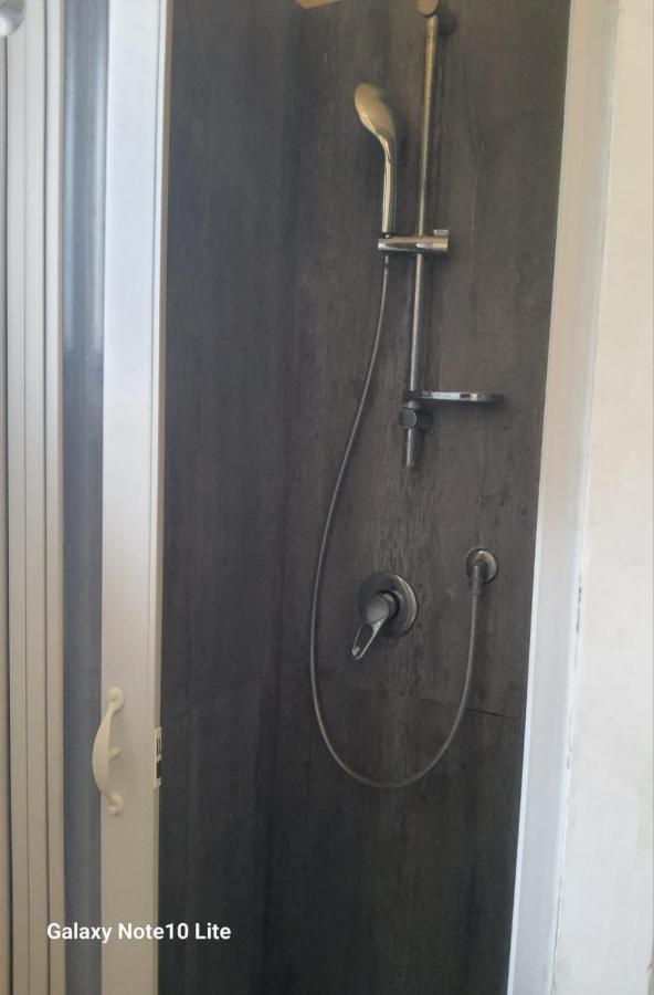 Mbr-Napoli Apartment Luaran gambar